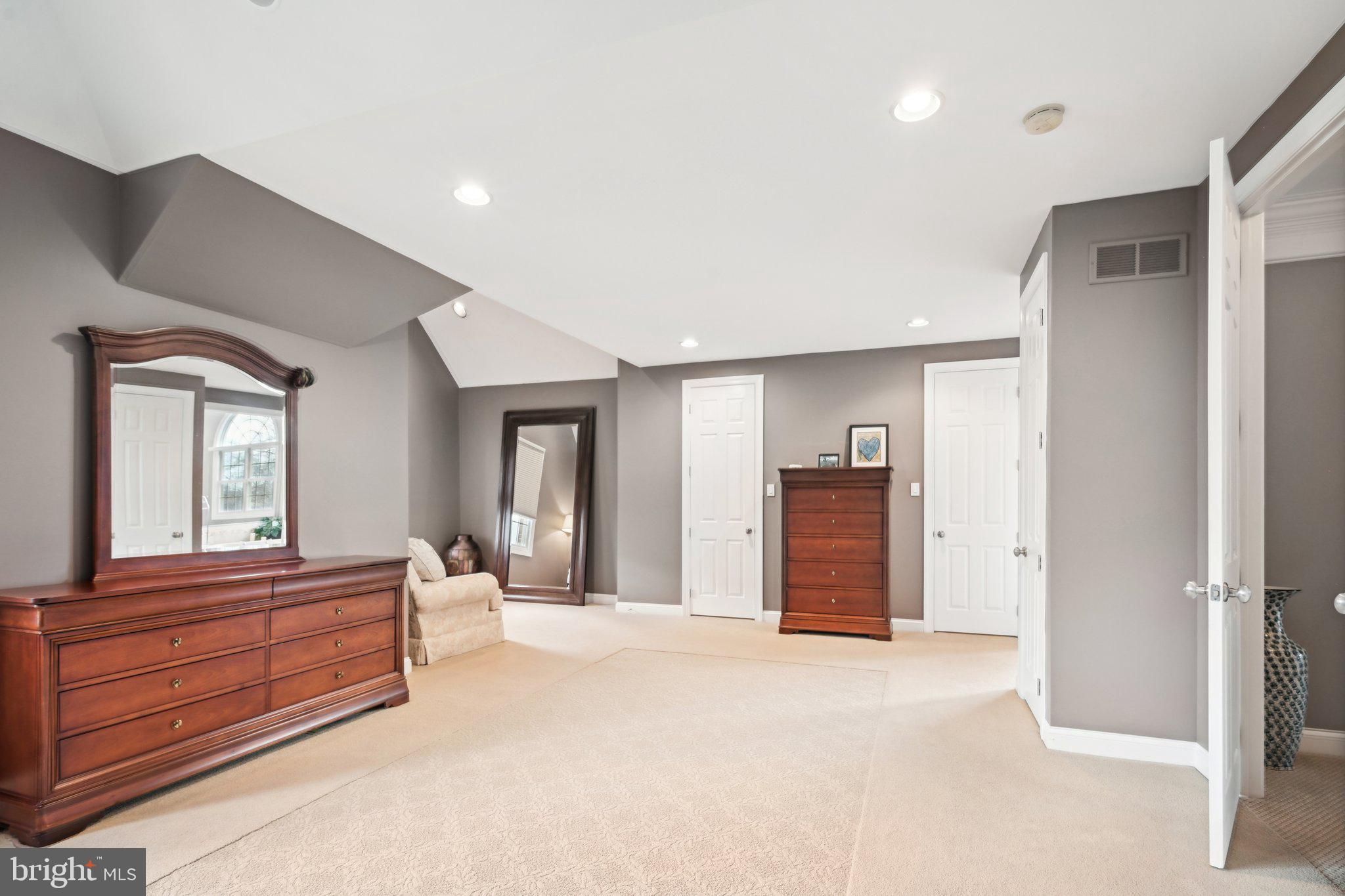 605 Edwin Ln
