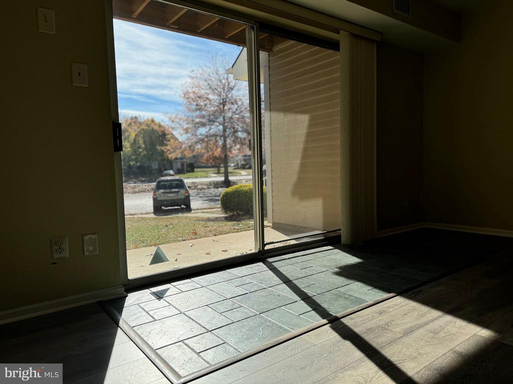 309 HOPKINS CT