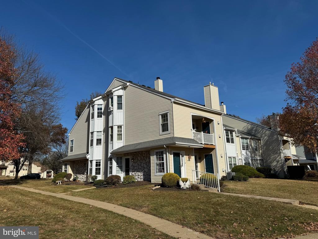309 HOPKINS CT