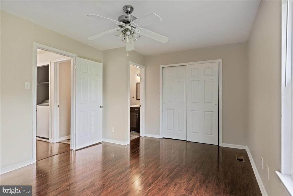 54 Old Mill Ln