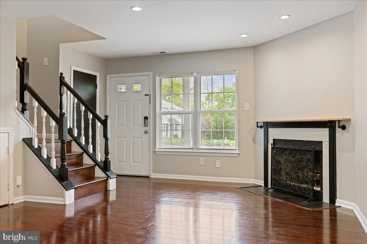 54 Old Mill Ln