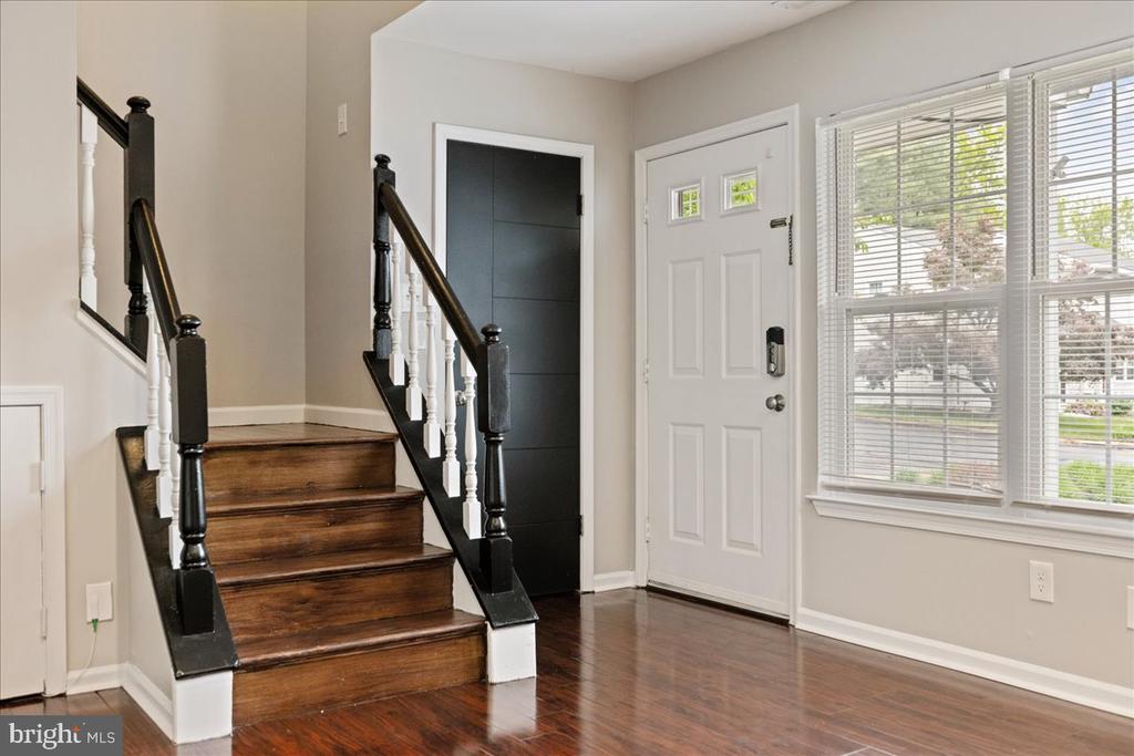 54 Old Mill Ln