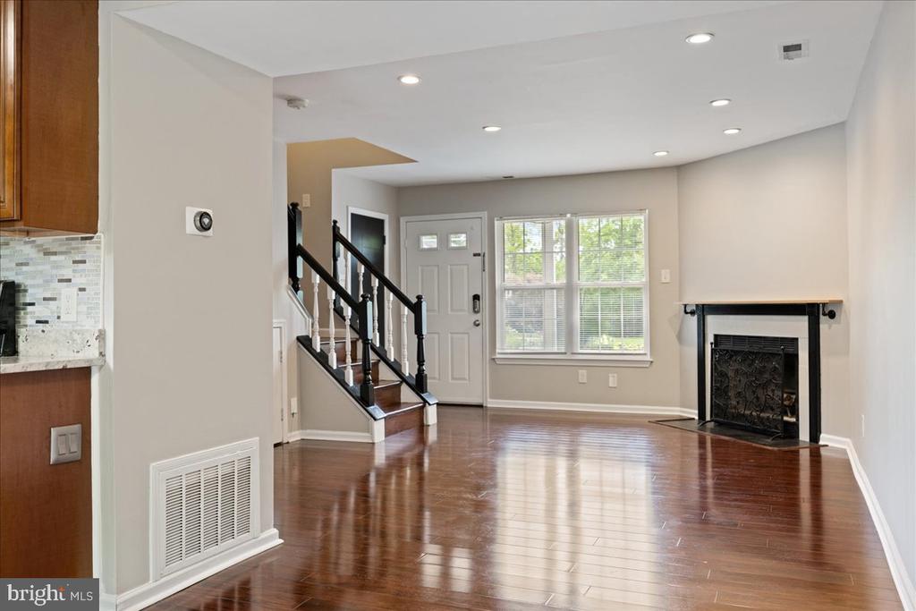 54 Old Mill Ln