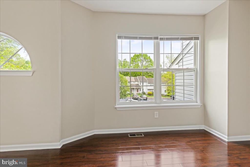 54 Old Mill Ln