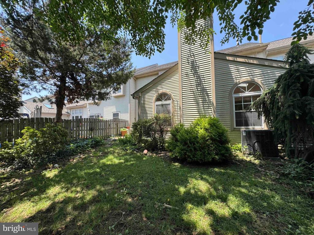 13 MAGNOLIA DR