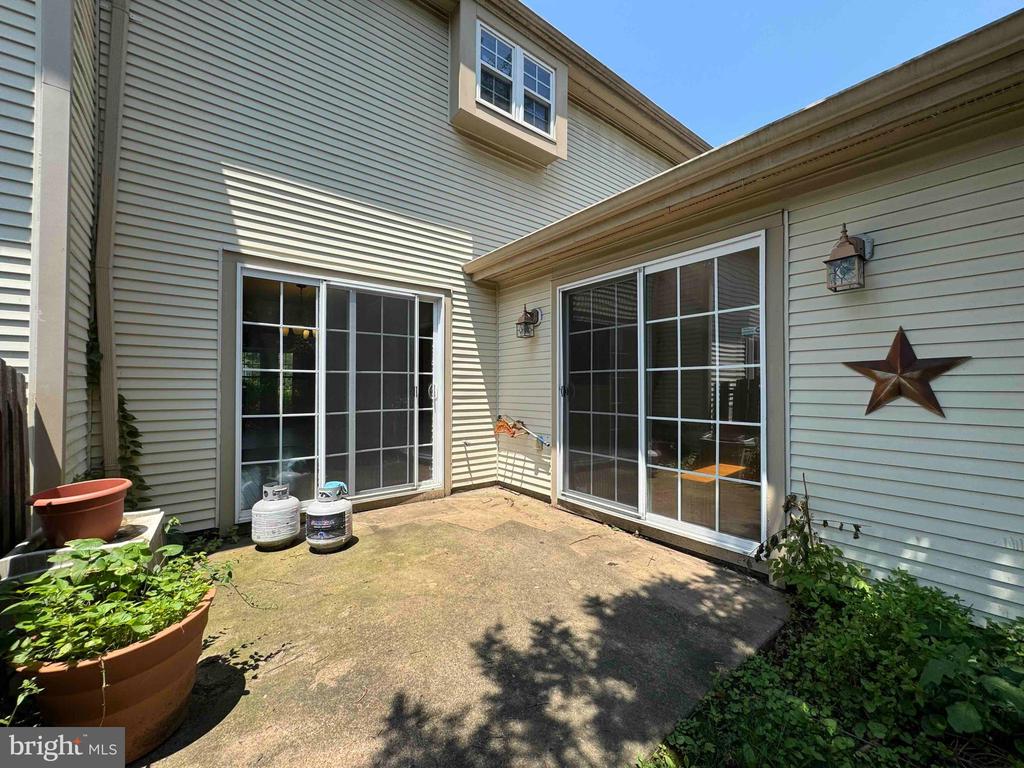 13 MAGNOLIA DR