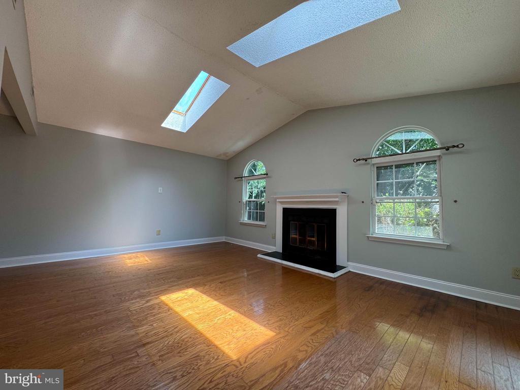 13 MAGNOLIA DR