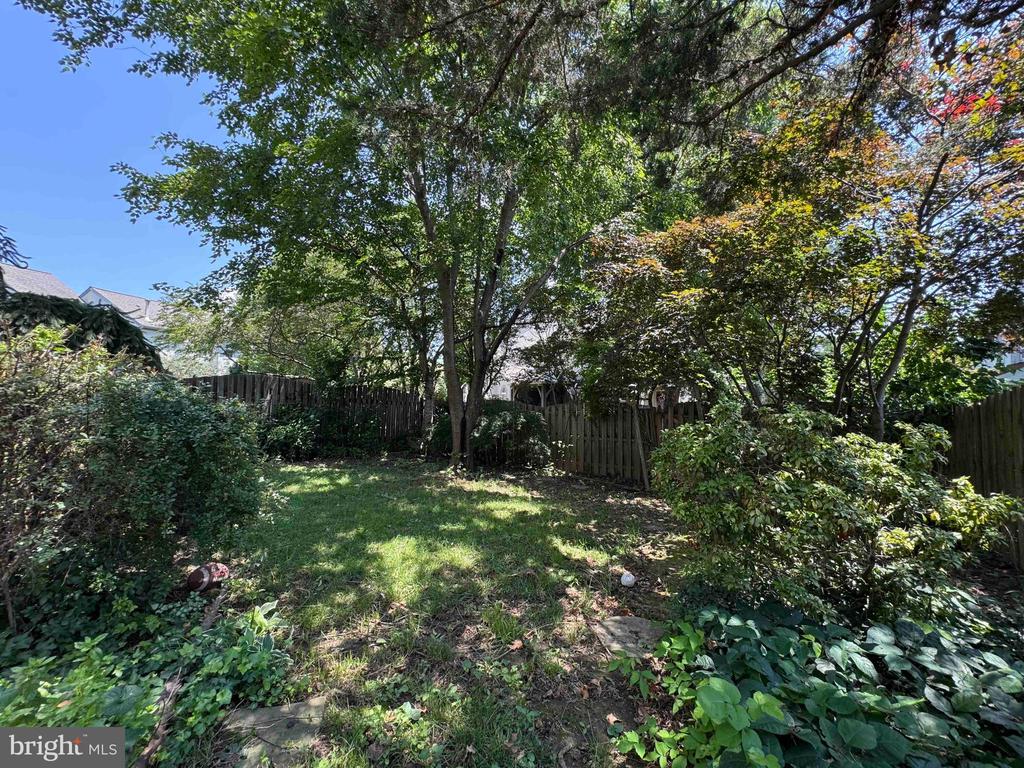 13 MAGNOLIA DR