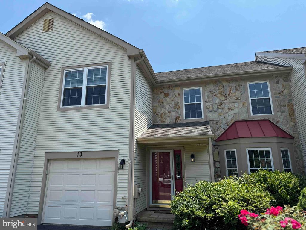 13 MAGNOLIA DR