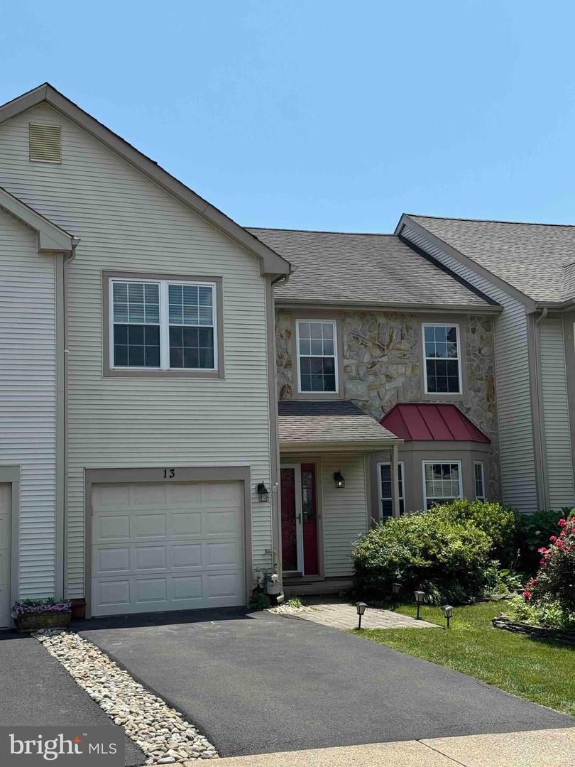 13 MAGNOLIA DR