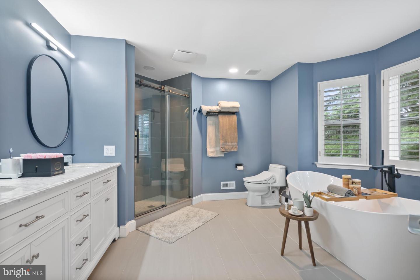 101 Oaktree Ct