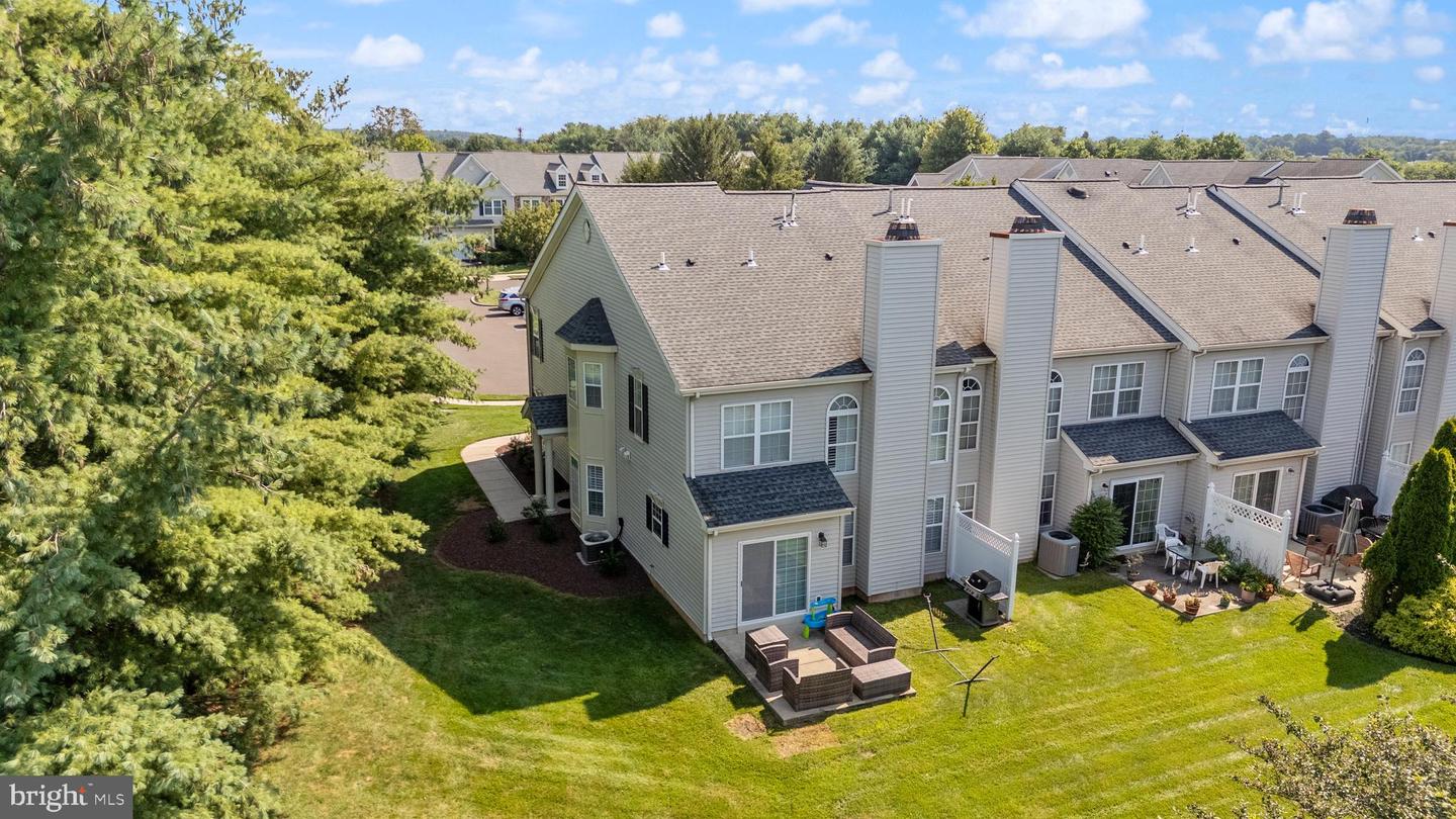 101 Oaktree Ct
