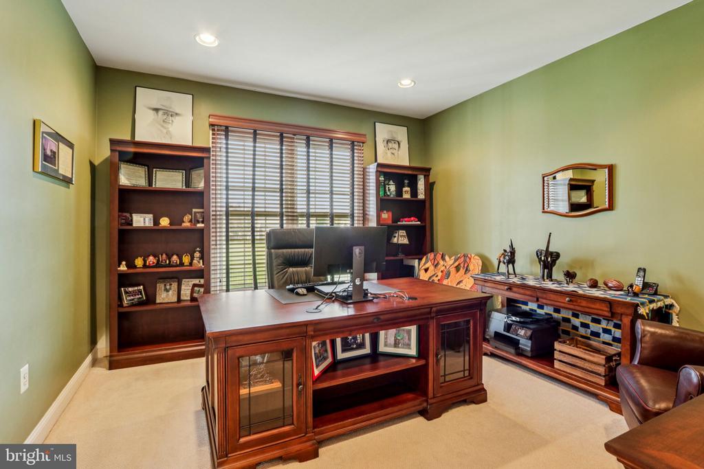 433 ELIZABETH WAY
