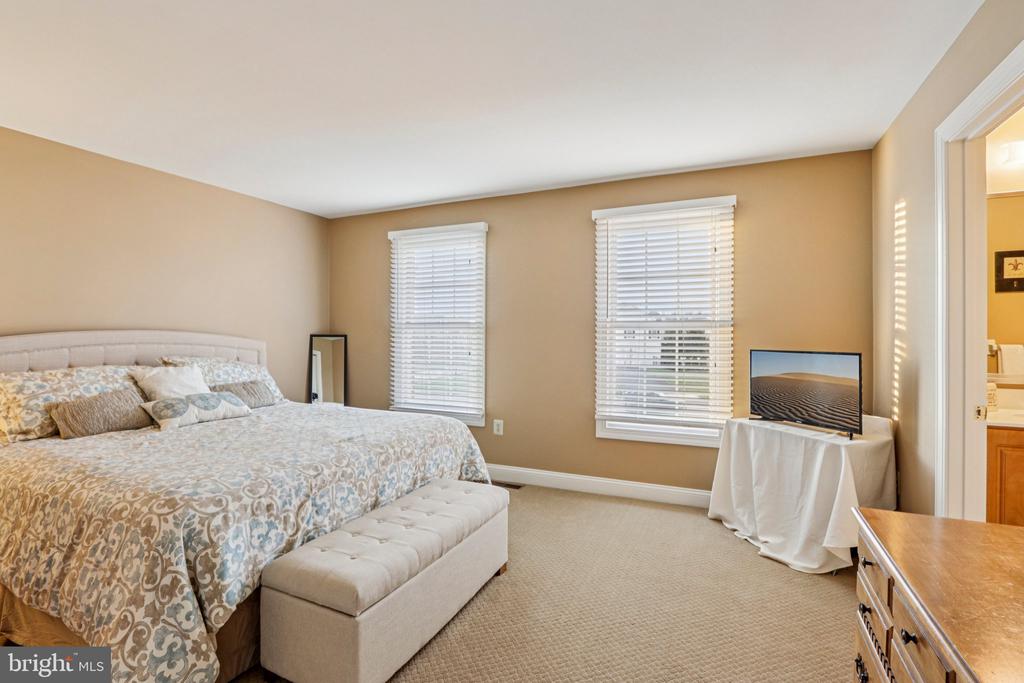 433 ELIZABETH WAY