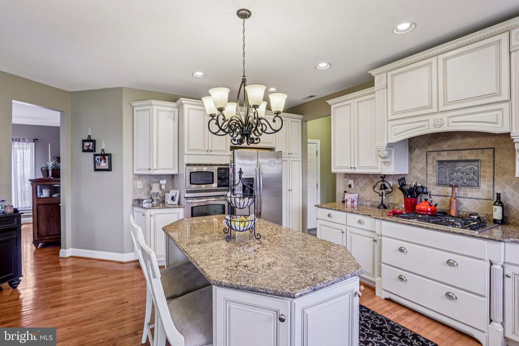 433 ELIZABETH WAY