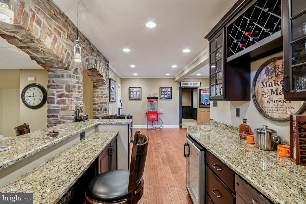 433 ELIZABETH WAY