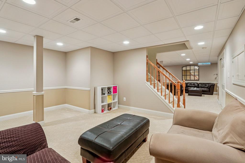 433 ELIZABETH WAY