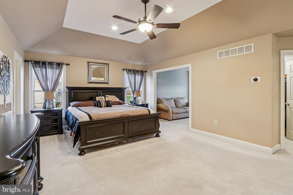 433 ELIZABETH WAY
