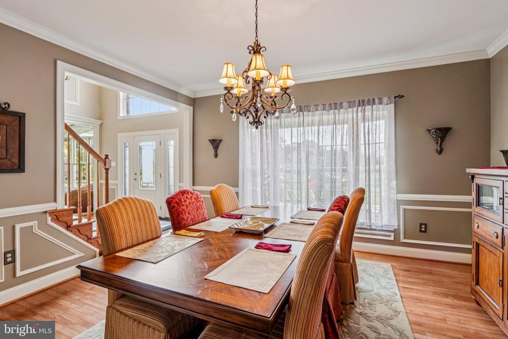 433 ELIZABETH WAY