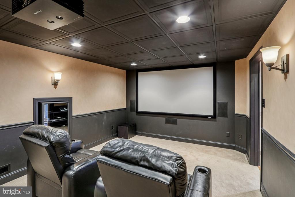 433 ELIZABETH WAY