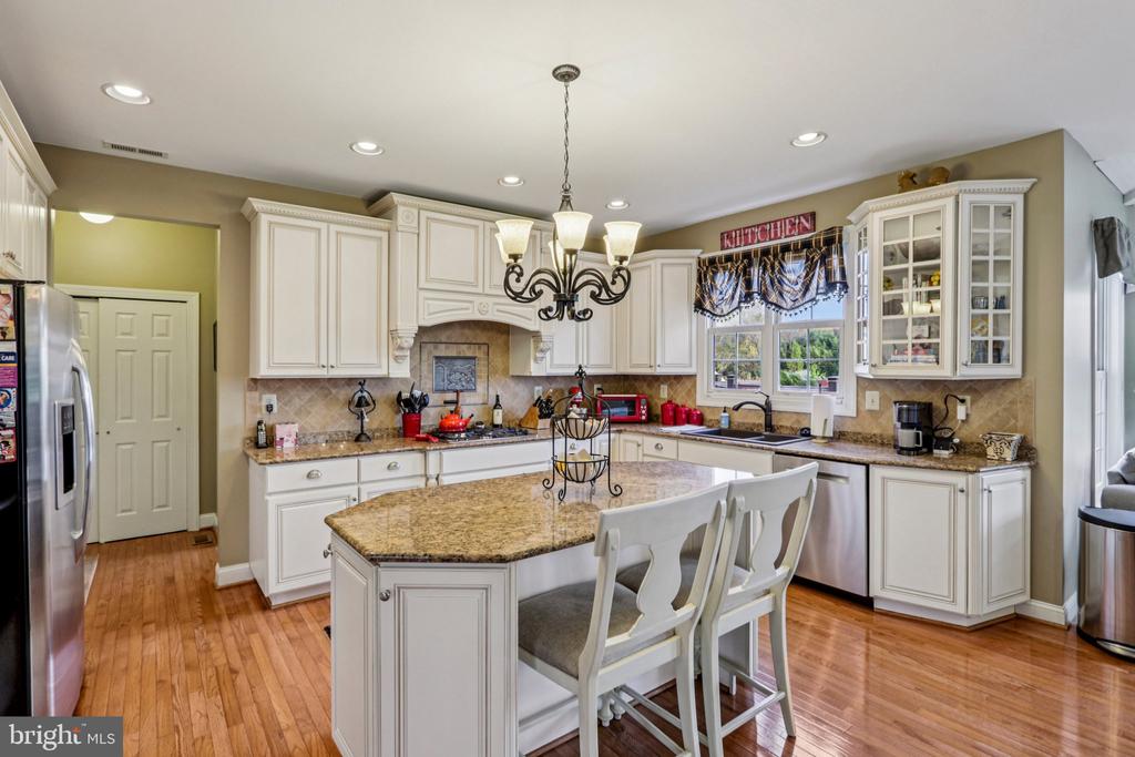 433 ELIZABETH WAY