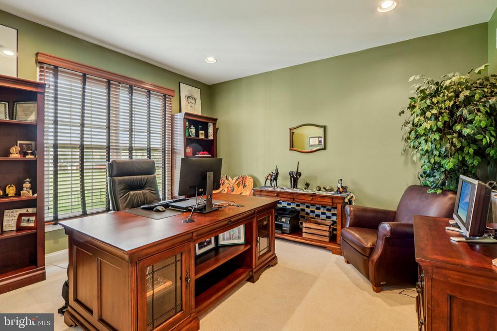 433 ELIZABETH WAY