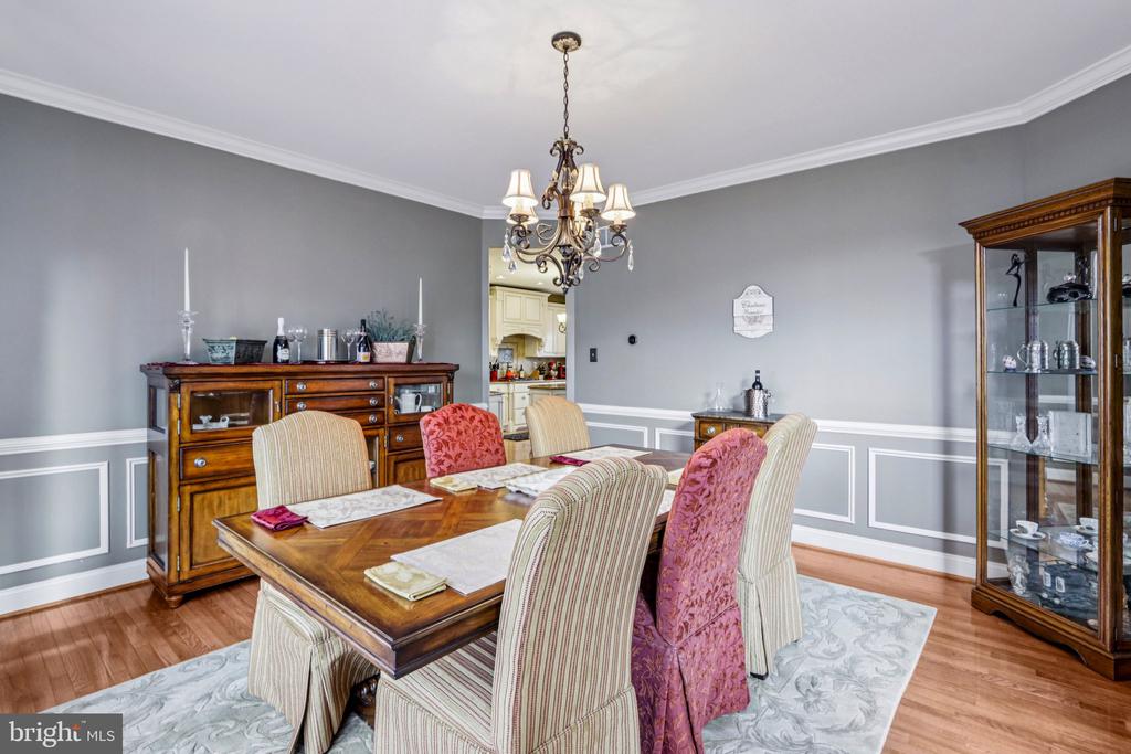 433 ELIZABETH WAY
