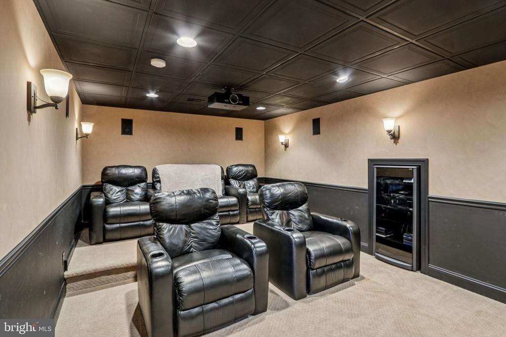 433 ELIZABETH WAY