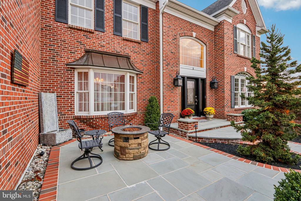 433 ELIZABETH WAY