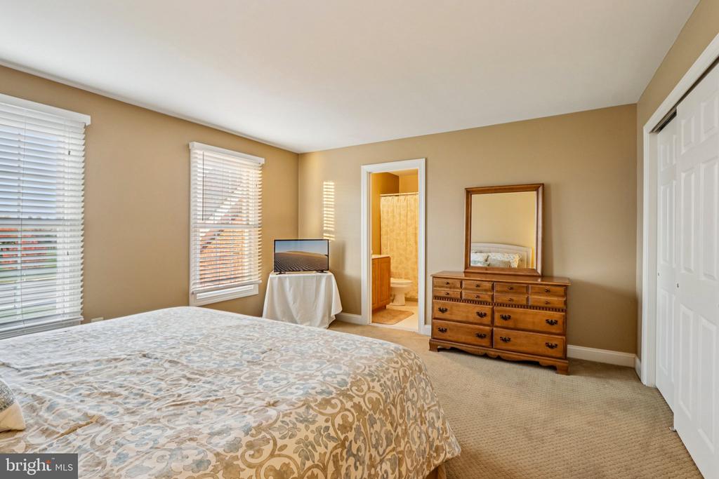 433 ELIZABETH WAY