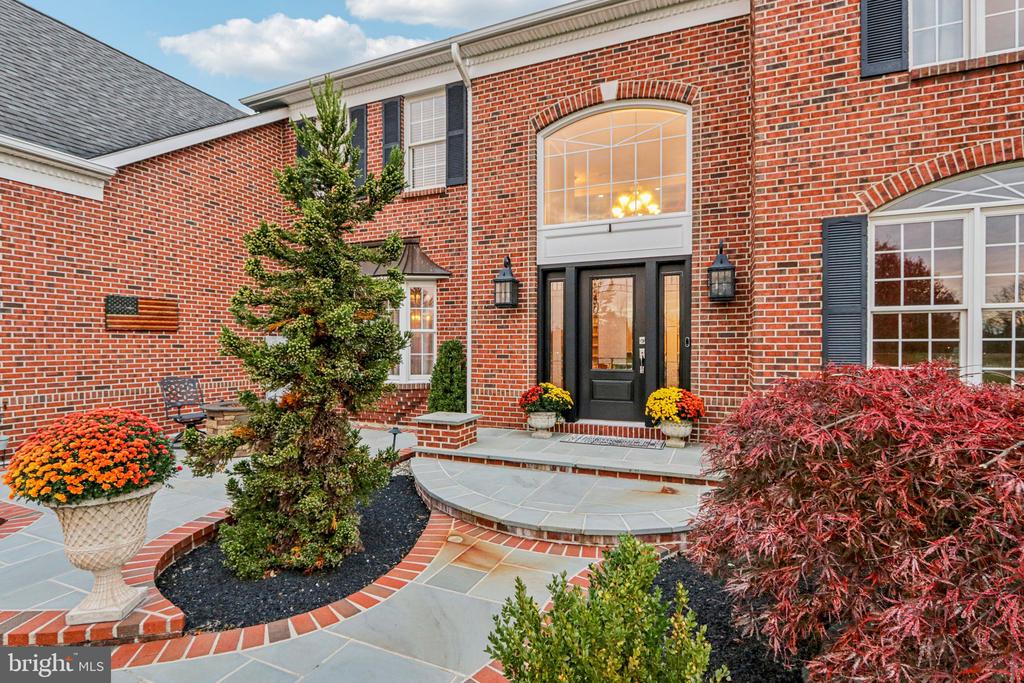 433 ELIZABETH WAY