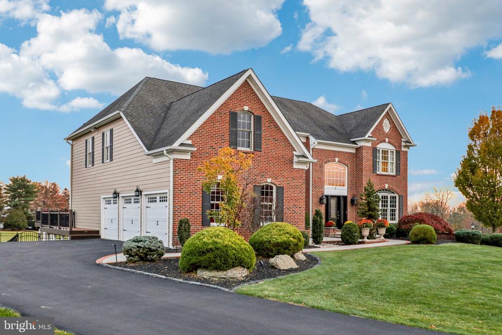 433 ELIZABETH WAY