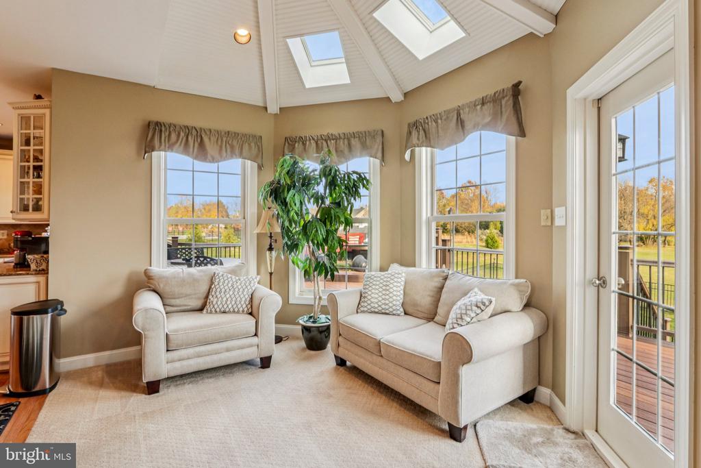 433 ELIZABETH WAY