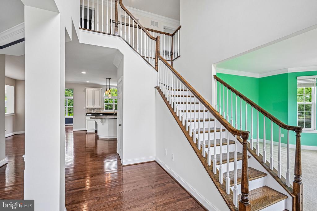 440 ELIZABETH WAY
