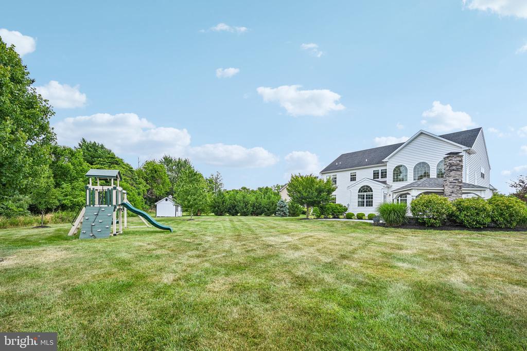 440 ELIZABETH WAY