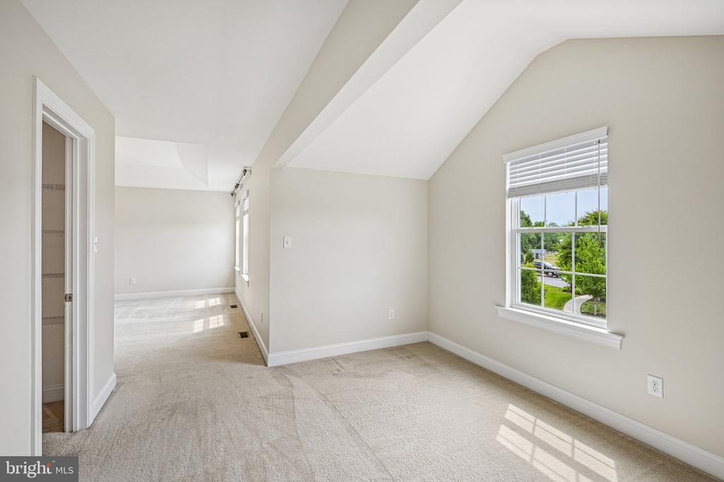 440 ELIZABETH WAY
