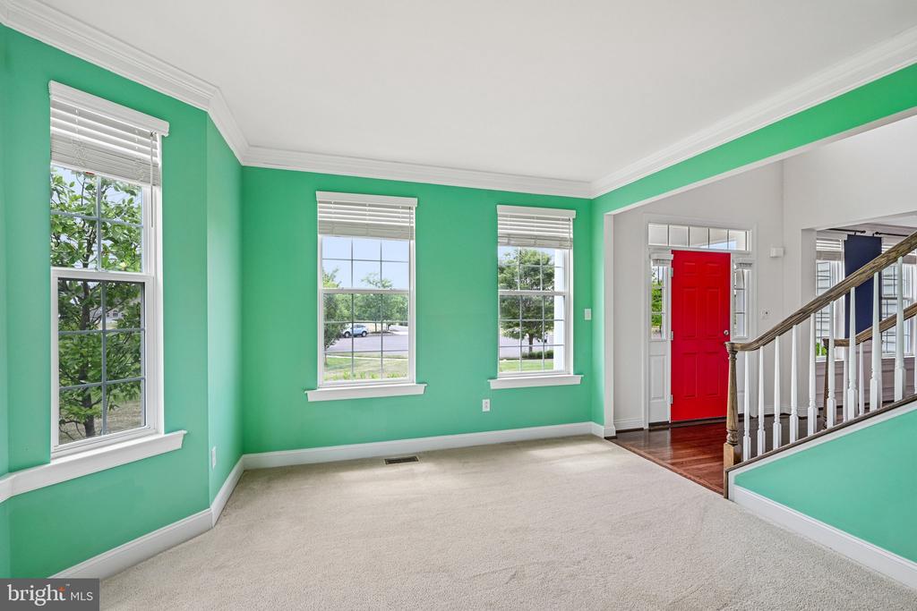440 ELIZABETH WAY