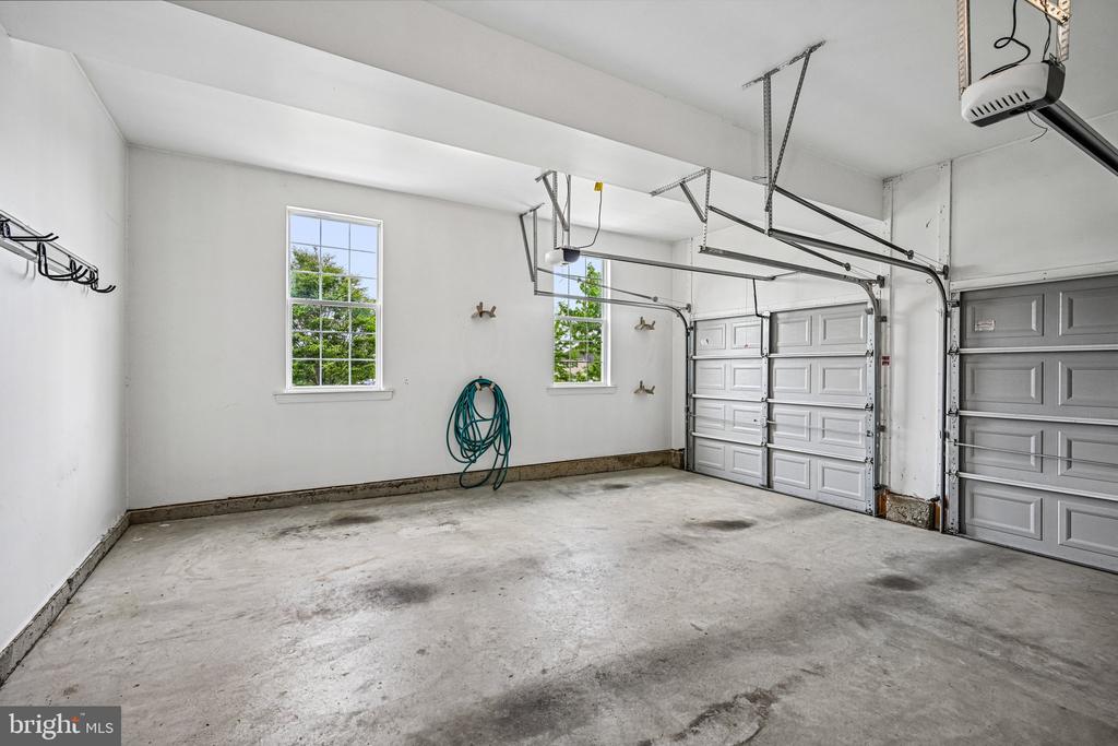 440 ELIZABETH WAY
