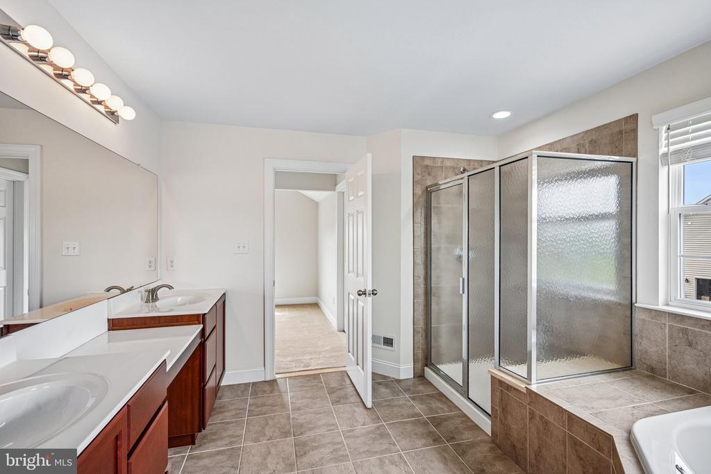 440 ELIZABETH WAY