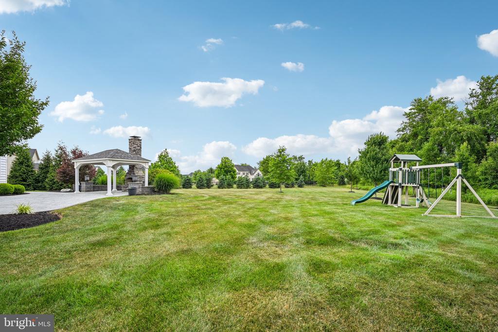 440 ELIZABETH WAY