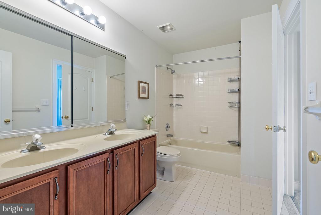 1705 MUSKET CIRCLE