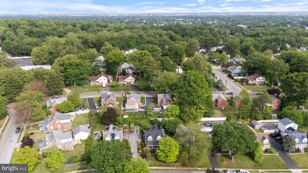 915 Edgewood Dr