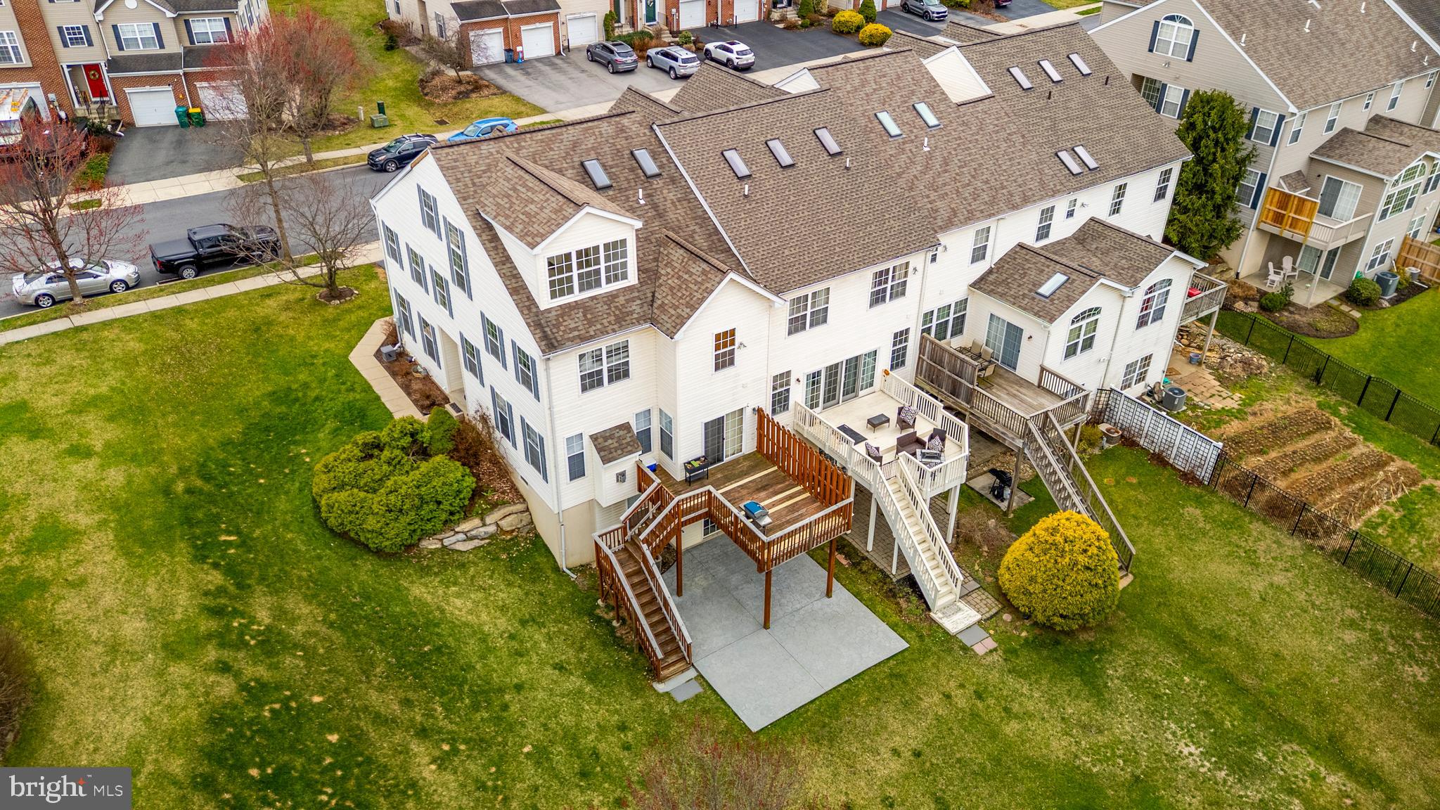 5261 DARTMOUTH DRIVE