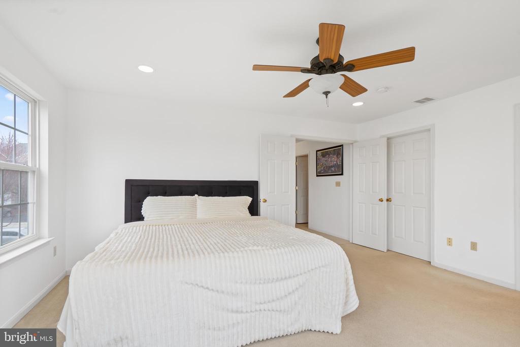 5261 DARTMOUTH DRIVE