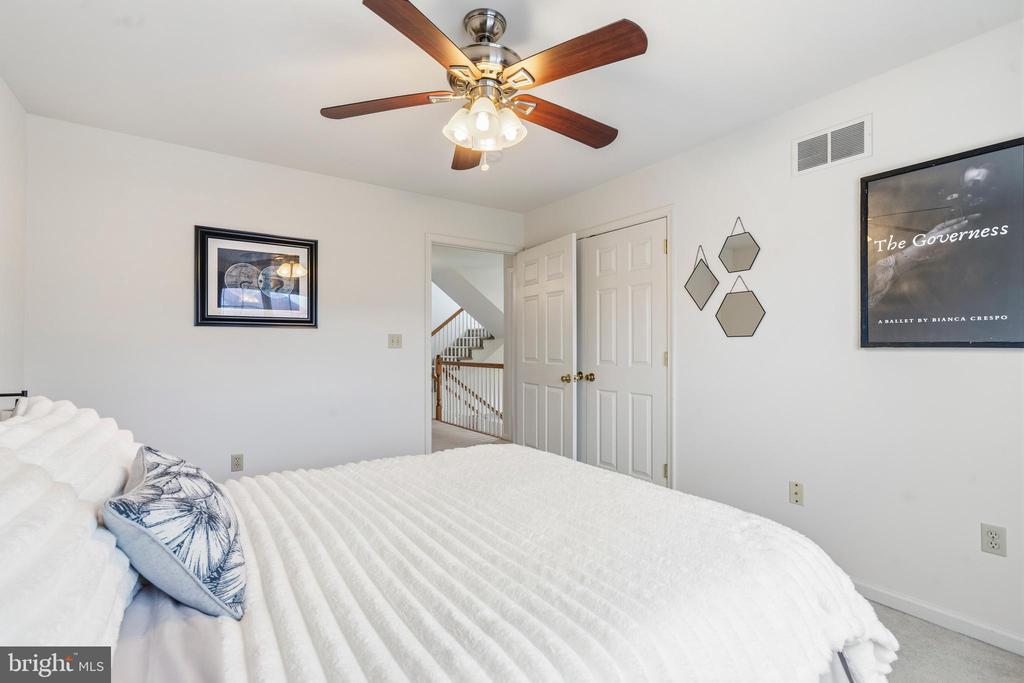 5261 DARTMOUTH DRIVE