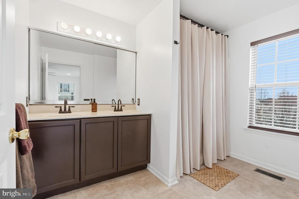 5261 DARTMOUTH DRIVE