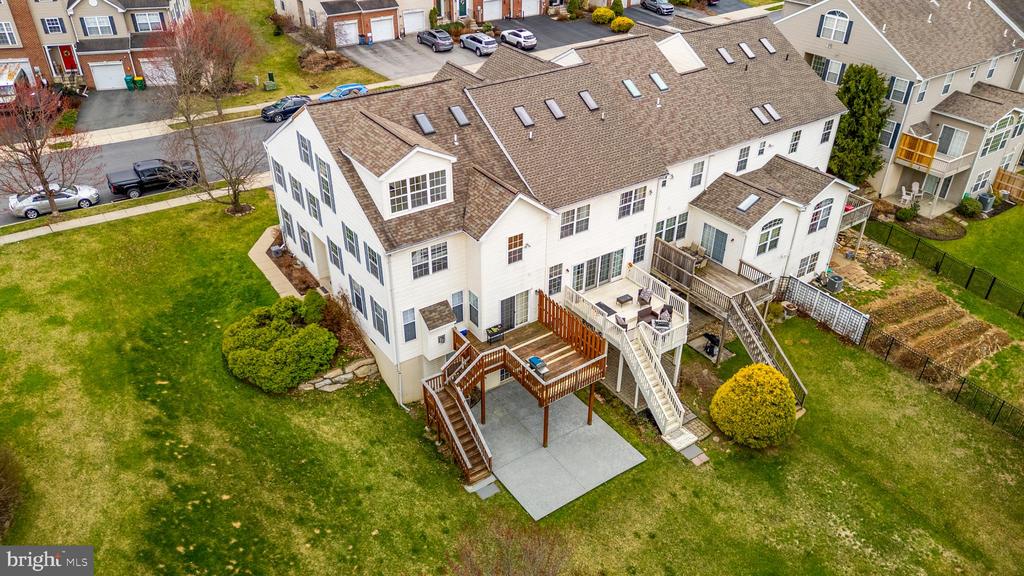 5261 DARTMOUTH DRIVE