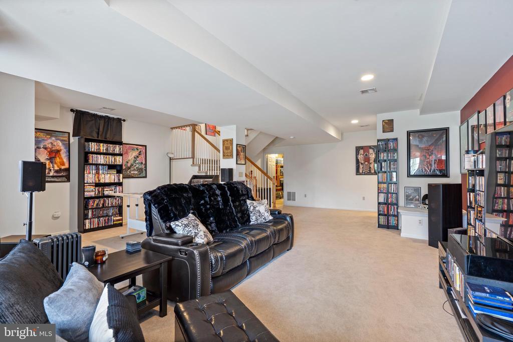 5261 DARTMOUTH DRIVE
