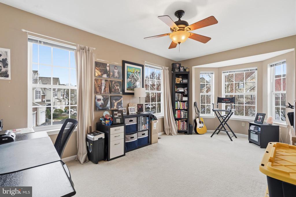 5261 DARTMOUTH DRIVE