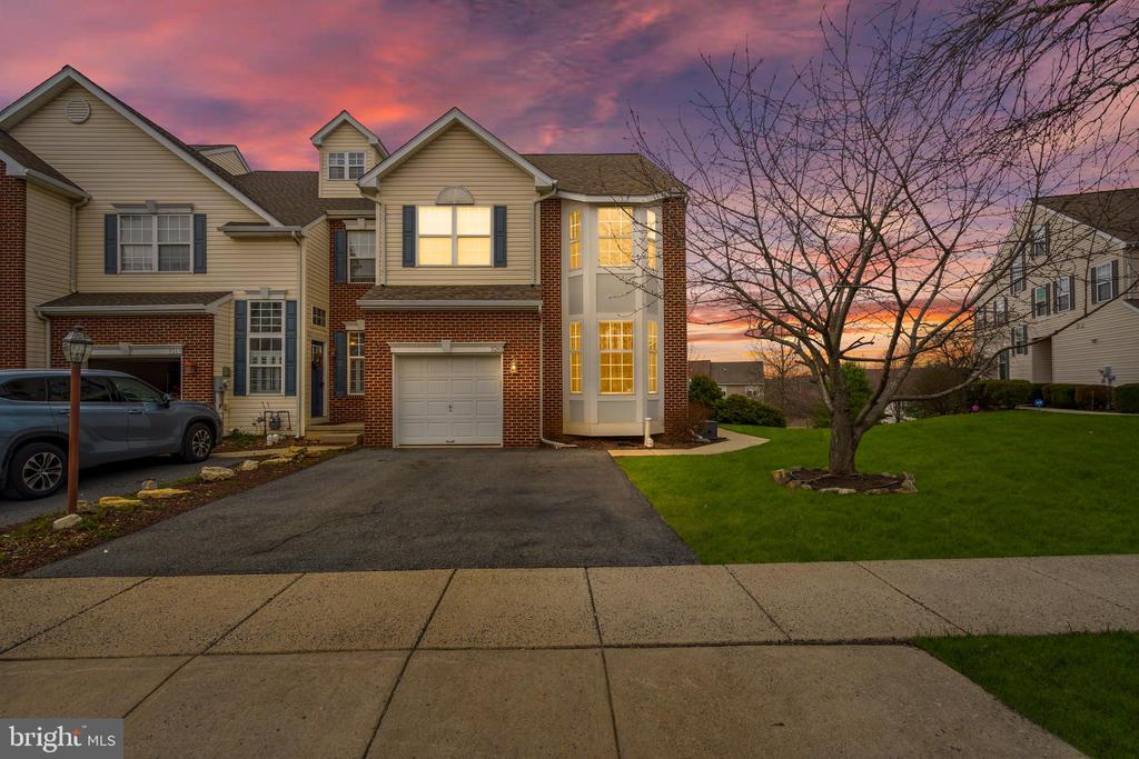 5261 DARTMOUTH DRIVE